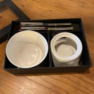 White Ceramic Fondue Set with 4 Forks (Skewers) in Box